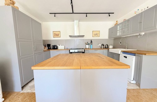 Suze-la-Rousse House | La Bergerie de Suze: Charming residence, heated swimming pool and fenced garden