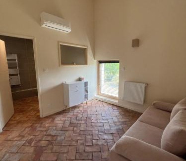 Malataverne Bed & Breakfast | La Bergerie des Amandiers Chambres et Table d'Hôtes