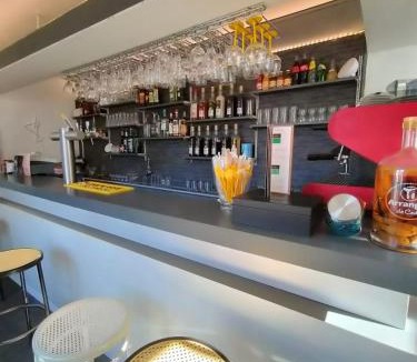 Le Crestet Hotel | La Bonne Humeur