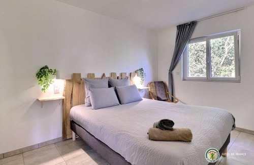 Ozon Bed & Breakfast | La BOOA Prestige & sérénité/Piscine privative 4*
