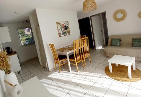 Saint-Geniez-d'Olt Apartment | La Bulle d'Olt - Piscine, vacances et nature