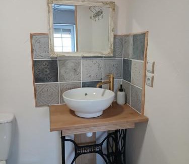 Laperriere-sur-Saone House | La cabane de lancelot Chambre Charmante