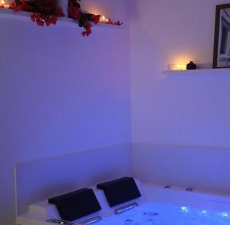 Villemoirieu House | La Caldeira Inspiration Santorin avec Balneo