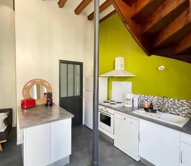Dole Apartment | La Canetterie