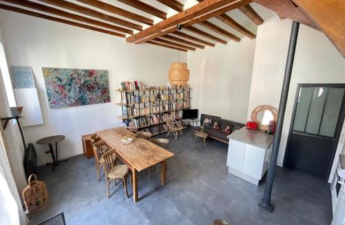 Dole Apartment | La Canetterie