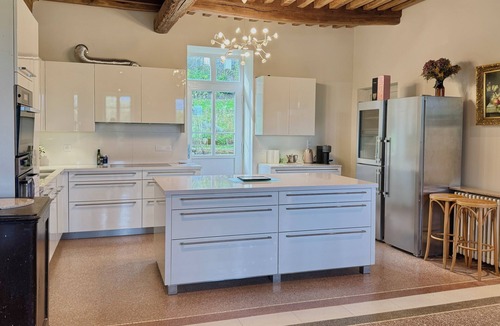 Cuisery House | La Casa Do - A haven of peace on the water's edge