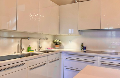 Cuisery House | La Casa Do - A haven of peace on the water's edge