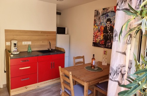 Saint-Laurent-du-Pape Apartment | La Casa Sereno - Appartement Avec Piscine Couverte et Chauffée