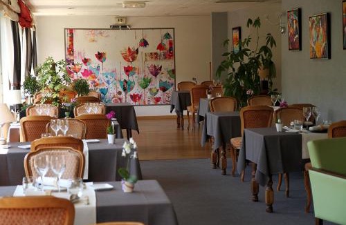Mouthier-Haute-Pierre Hotel | La Cascade