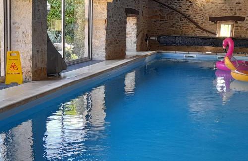 Gramat Bed & Breakfast | La Causserie, Suite Chambres d'Hôtes avec piscine interieure, pour vous seuls !