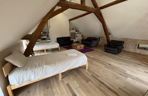 Dracy-le-Fort Villa | La Cave des Miracles