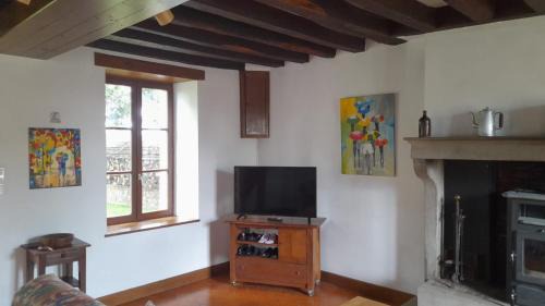 Druyes-les-Belles-Fontaines House | La chaumière