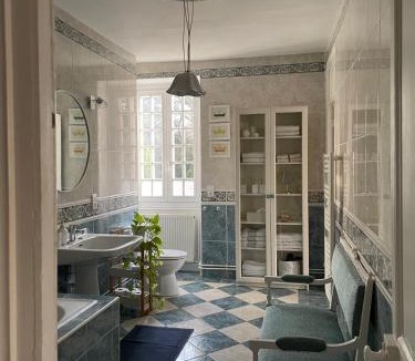 Louhans House | La Chambre d'Adèle