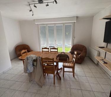 Magny-Cours Apartment | "La Chaume" Maison 2 chambres 5 personnes ou 3 chambres de 6 à 8 personnes