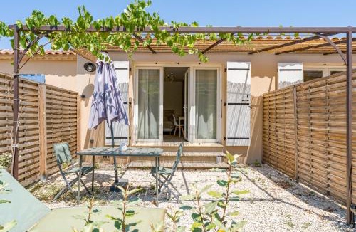 Taillades Bed & Breakfast | La Cigale Et La Fourmi
