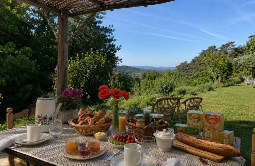 Peyrins Bed & Breakfast | La Clairière de l'Ange Havre de paix en Drôme des Collines