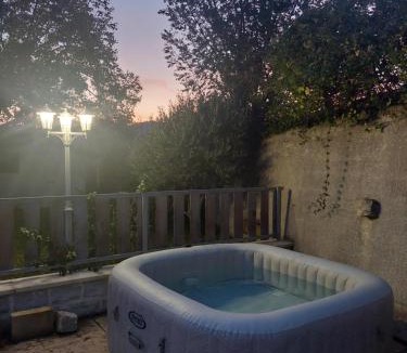 Le Perreon House | La Commanderie - Le Perreon