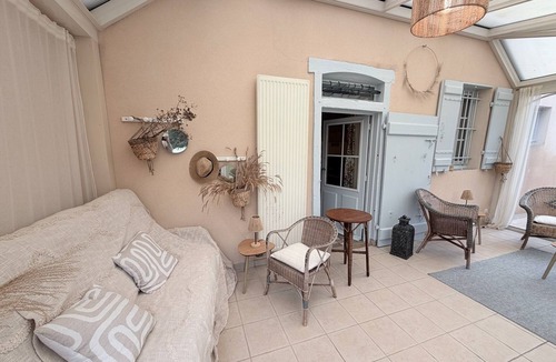 Saint-Etienne-en-Bresse House | La Demeure de l'Intendant - 15-person gîte with 9000m2 grounds and swimming pool