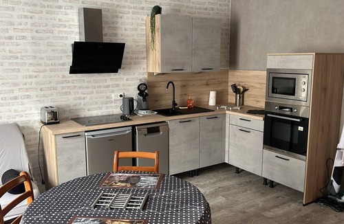 Forges-les-Bains Apartment | La diligence de la poste – Furnished T2 at Domaine Du Hêtre, shared garden & air conditioning
