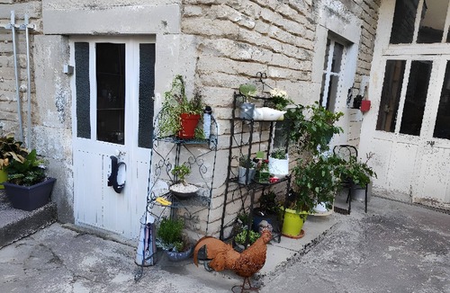 Forges-les-Bains Apartment | La diligence de la poste - Apartment 'Furnished T2 - Domaine Du Charme'