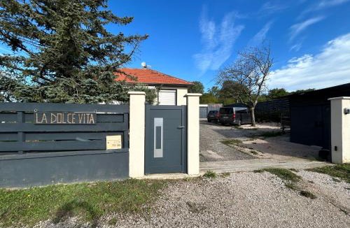 Saint-Seine-en-Bache Apartment | La Dolce Vita