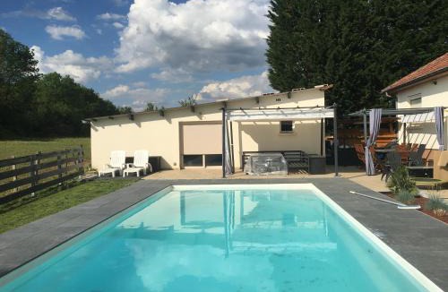 Saint-Seine-en-Bache Apartment | La Dolce Vita