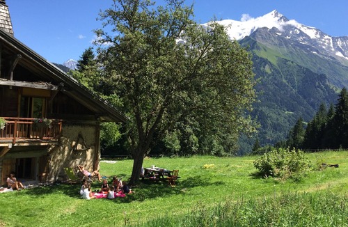 Saint-Nicolas-de-Veroce Ski Chalet | La Ferme des Ours - Skis aux pieds - Saint Gervais