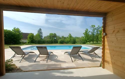 Beaumont-sur-Grosne Bed & Breakfast | La Ferme Aux Arts