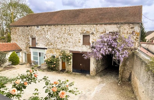 Longjumeau Villa | La Ferme de Balizy is a property in Longjumeau, near Paris, Versailles, and Massy.