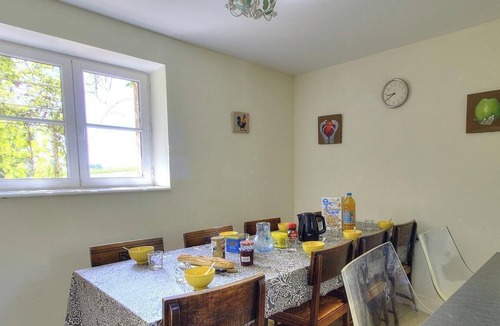 Pomeys House | La Ferme du Château de Saconay