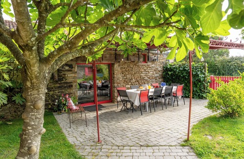 Saint-Christophe-du-Ligneron House | Large nature gite with indoor pool and fishing, charm and authenticity