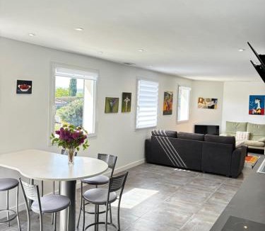 Veyre-Monton House | La galerie de Josette