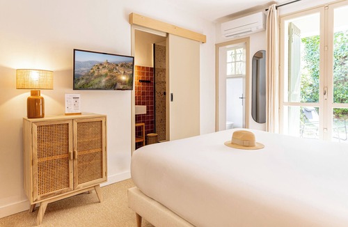 Venasque Hotel | La Garrigue