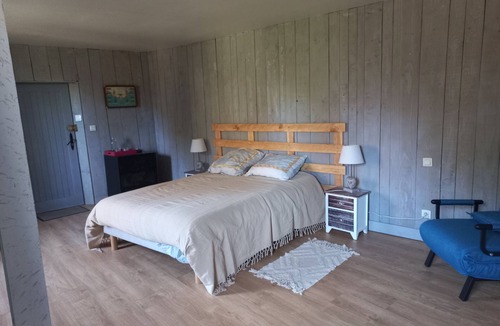 Castres Bed & Breakfast | La Grange aux Mille Feuilles charming bed and breakfast - Castres,