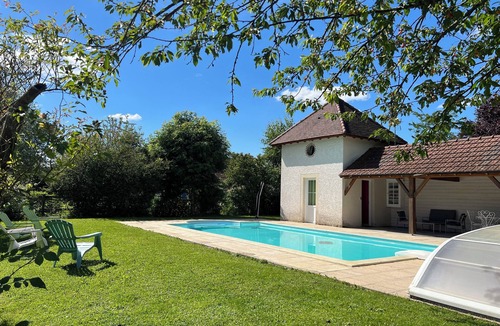 Fontainebrux House | La Grange de Félix, country cottage with swimming pool