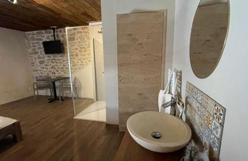 Saint-Amour Bed & Breakfast | LA GRANGE DES FRANGINES