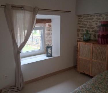 Tournans Bed & Breakfast | La grange famille