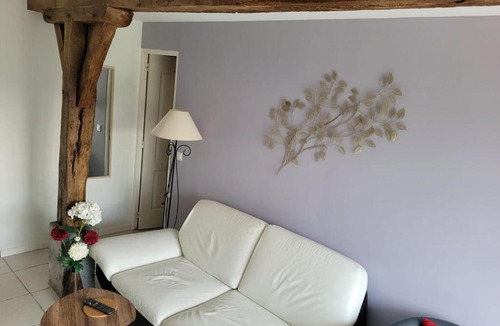 Brevans Apartment | La Grange, gîte classé, 300m du canal & vélo-route, 2km du centre de Dole