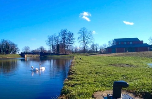 Luthenay-Uxeloup Other | La Halte Du Canal de Luthenay-Uxeloup