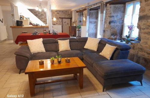 Alpuech Bed & Breakfast | LA LONGÈRE - Chambres et table d'hôtes