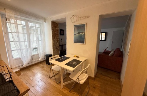 Madeleine-Champ de Mars Apartment | La Madeleine