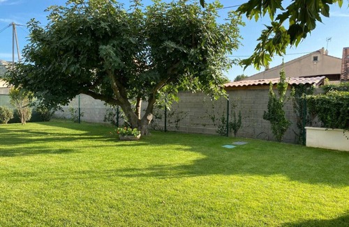 Taillades House | La Maison de Gari, spacious house with swimming pool and beautiful exterior