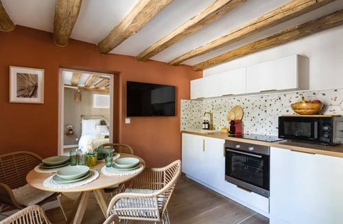 Arsenal House | La Maison de la Bastille