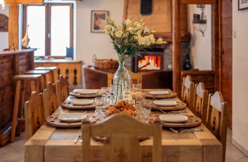 Hautecour House | la maison des cerries