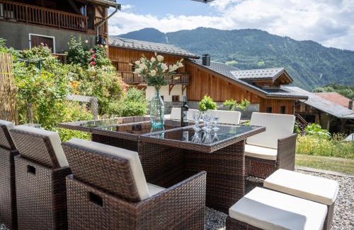 Hautecour House | la maison des cerries