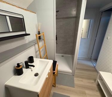 Corancy Apartment | La Maison du bonheur - Gîte PIPA - Corancy