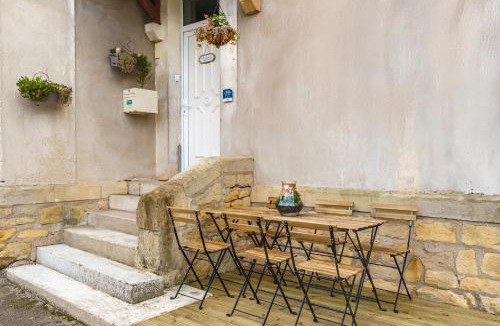 Apach House | La Maison du Douanier Apach