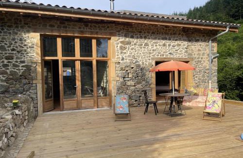 Saint-Cyr-le-Chatoux Villa | La Maison du Père Louis