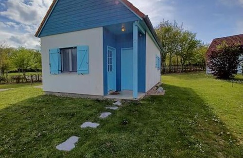 Giffaumont-Champaubert Ski Chalet | La Maison Bleu du Lac de Céline