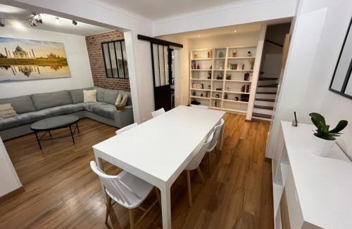 Chilly-Mazarin House | La Maison Mirabelle